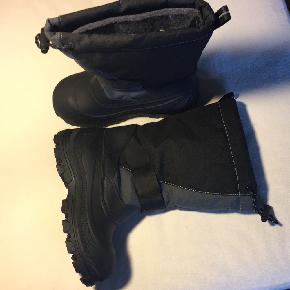 Weather boots